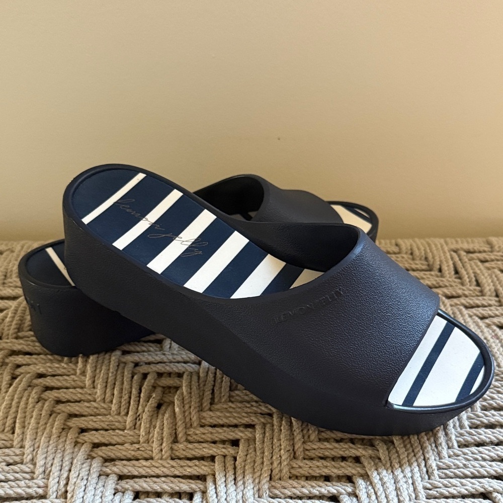 Lemon Jelly Kelsie Solis Navy Blue Platform Slide Sandal 40 9.5 10